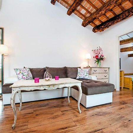 Apartment Casa Alek Ровінь Екстер'єр фото