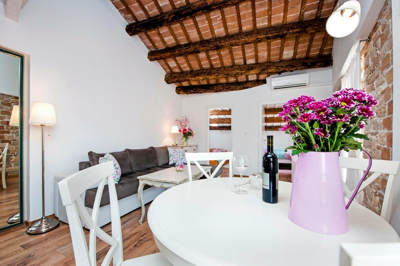 Apartment Casa Alek Ровінь Екстер'єр фото