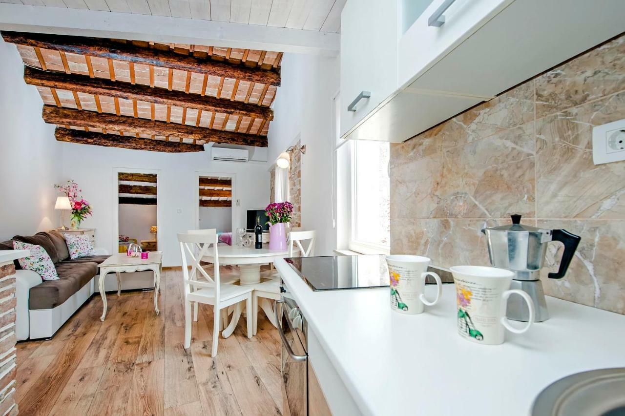Apartment Casa Alek Ровінь Екстер'єр фото