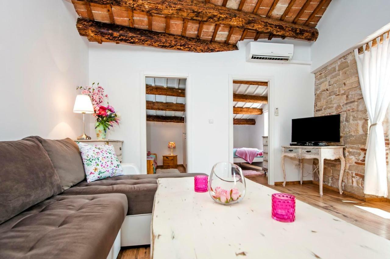 Apartment Casa Alek Ровінь Екстер'єр фото