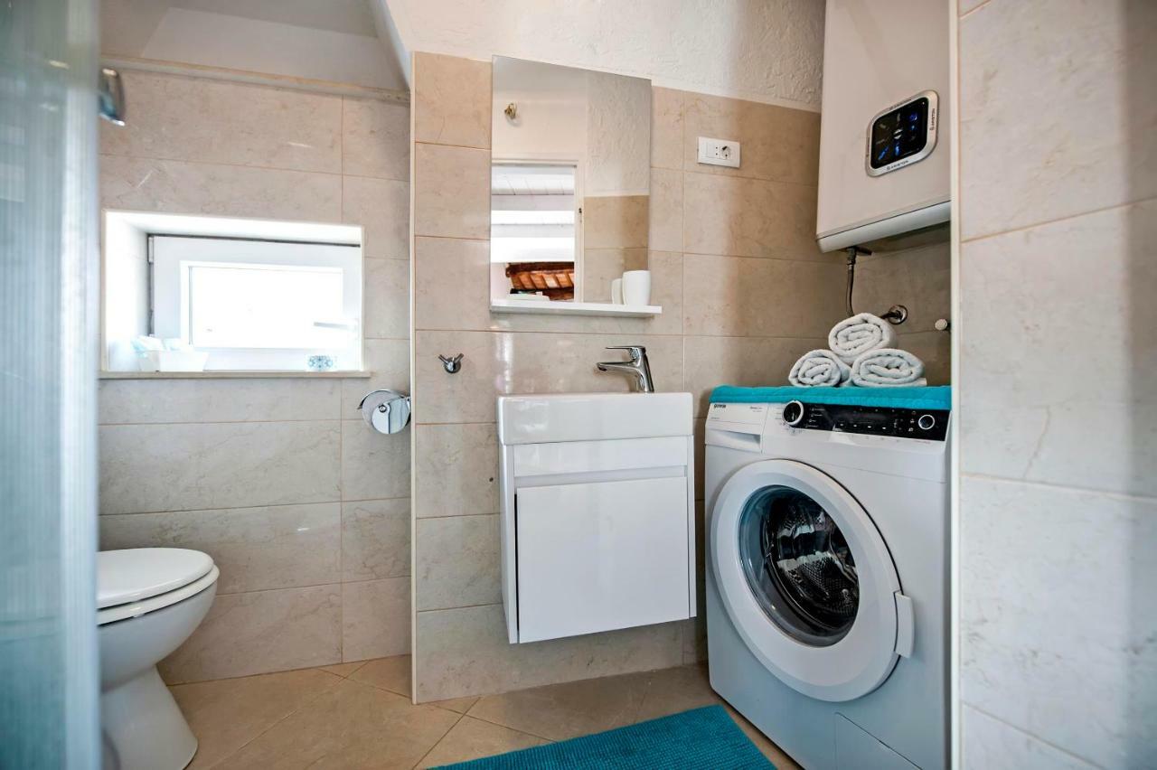 Apartment Casa Alek Ровінь Екстер'єр фото