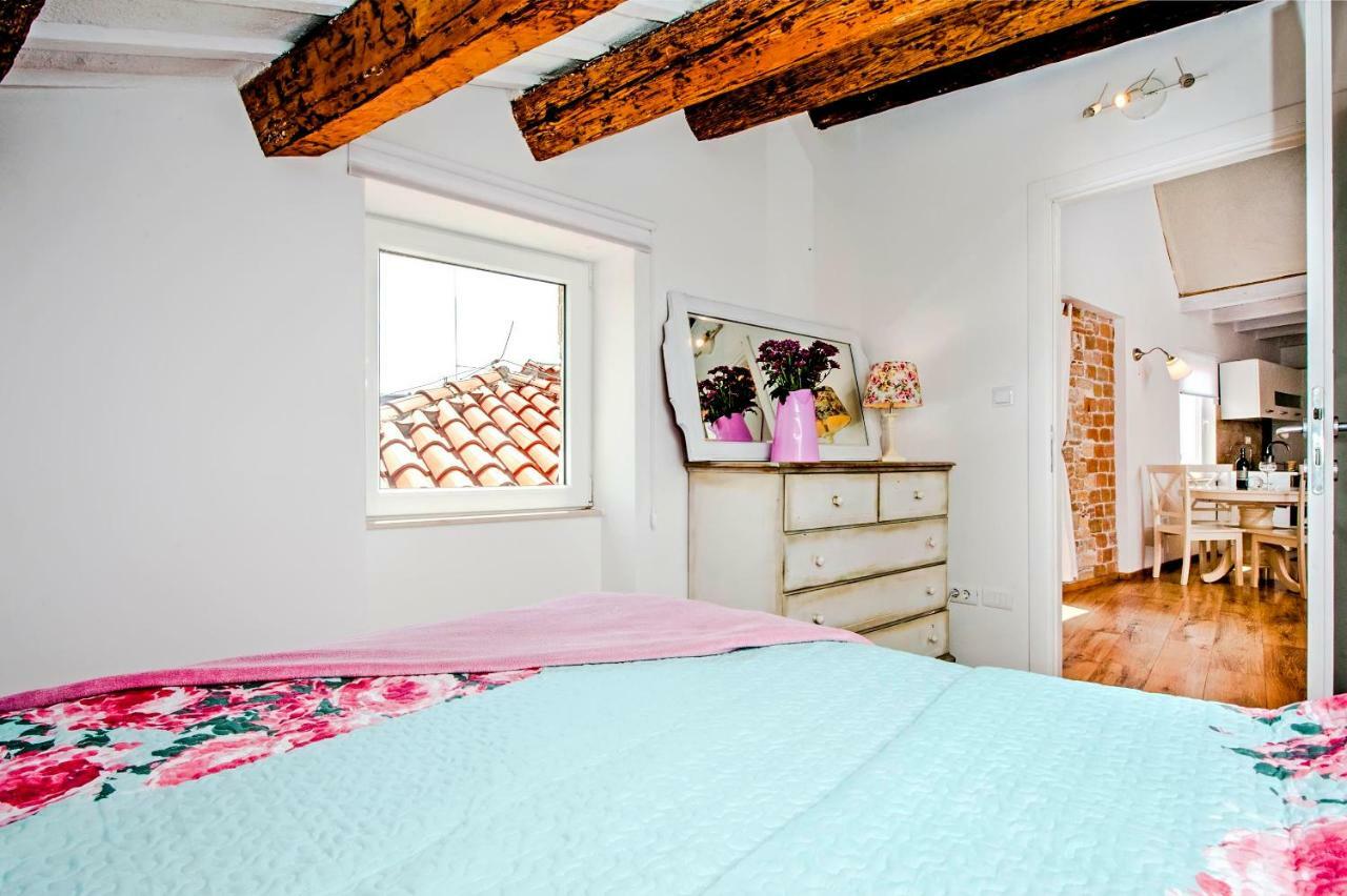 Apartment Casa Alek Ровінь Екстер'єр фото